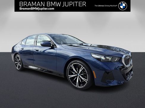 Used 2026 BMW 530i w/ M Sport Package image 1