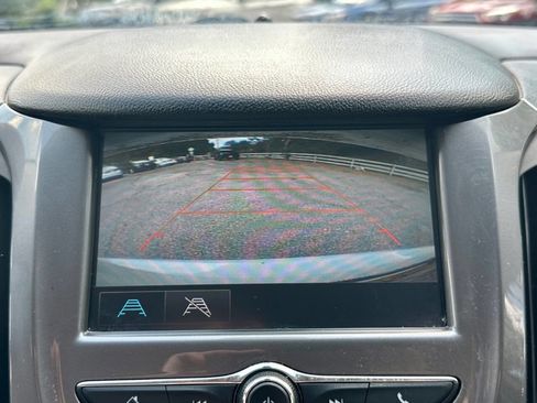 Used 2017 Chevrolet Cruze LT w/ Convenience Package FWD image 25