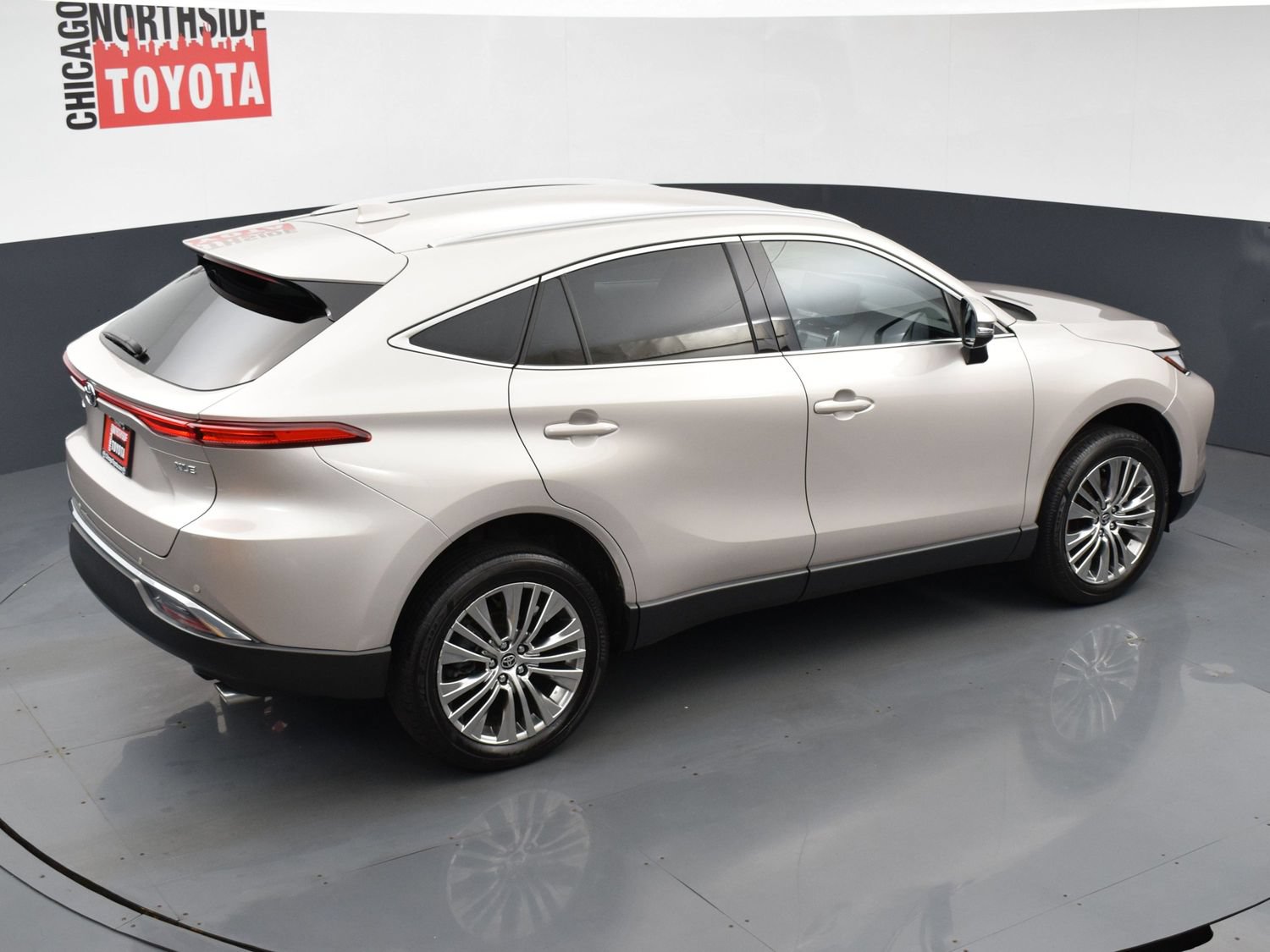 Used 2023 Toyota Venza XLE AWD/4WD image 25