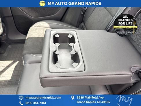 Used 2022 Volvo XC40 T5 R-Design w/ Advanced Package image 26