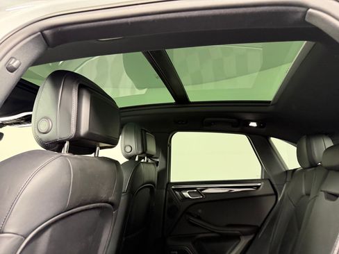 Certified 2023 Porsche Macan S image 19