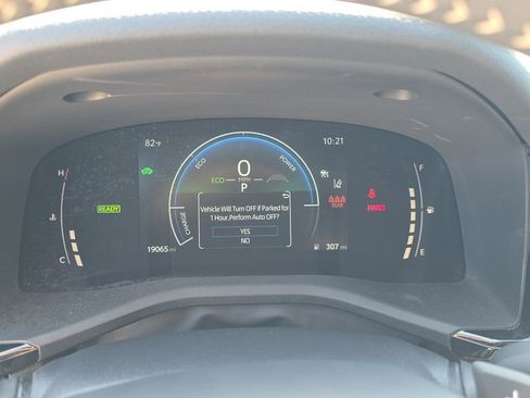 Certified 2025 Toyota Camry SE FWD image 22