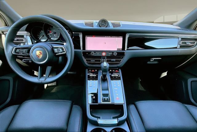 Used 2026 Porsche Macan AWD/4WD image 7