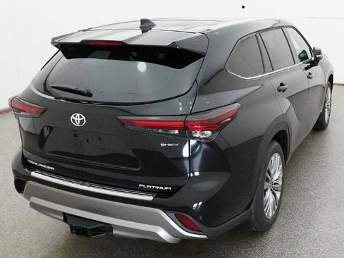 New 2026 Toyota Highlander Platinum image 22