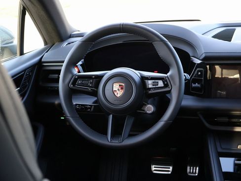 New 2025 Porsche Macan 4S Electric image 21