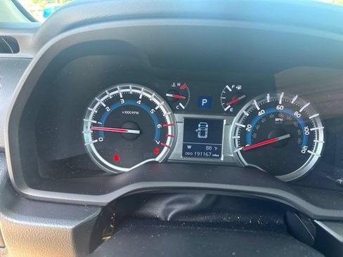 Used 2014 Toyota 4Runner Limited AWD/4WD image 5