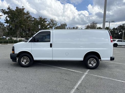 Used 2018 Chevrolet Express 2500 image 6