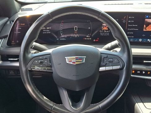 Used 2025 Cadillac XT4 Premium Luxury FWD image 19