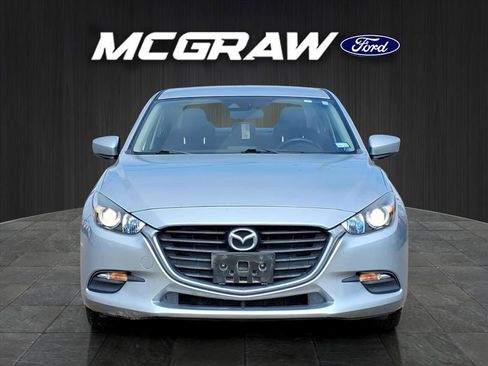 Used 2018 MAZDA MAZDA3 Touring image 2
