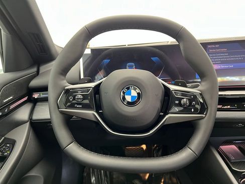 Used 2026 BMW 530i w/ Convenience Package RWD image 16