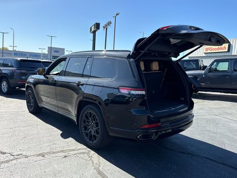 Used 2024 Jeep Grand Cherokee L Summit AWD/4WD image 19