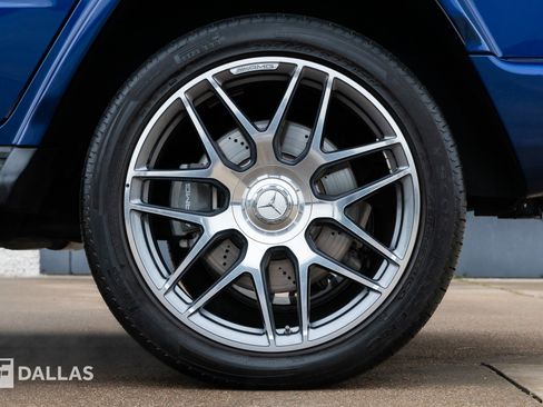 Used 2022 Mercedes-Benz G 63 AMG 4MATIC w/ G Manufaktur Interior Package image 9