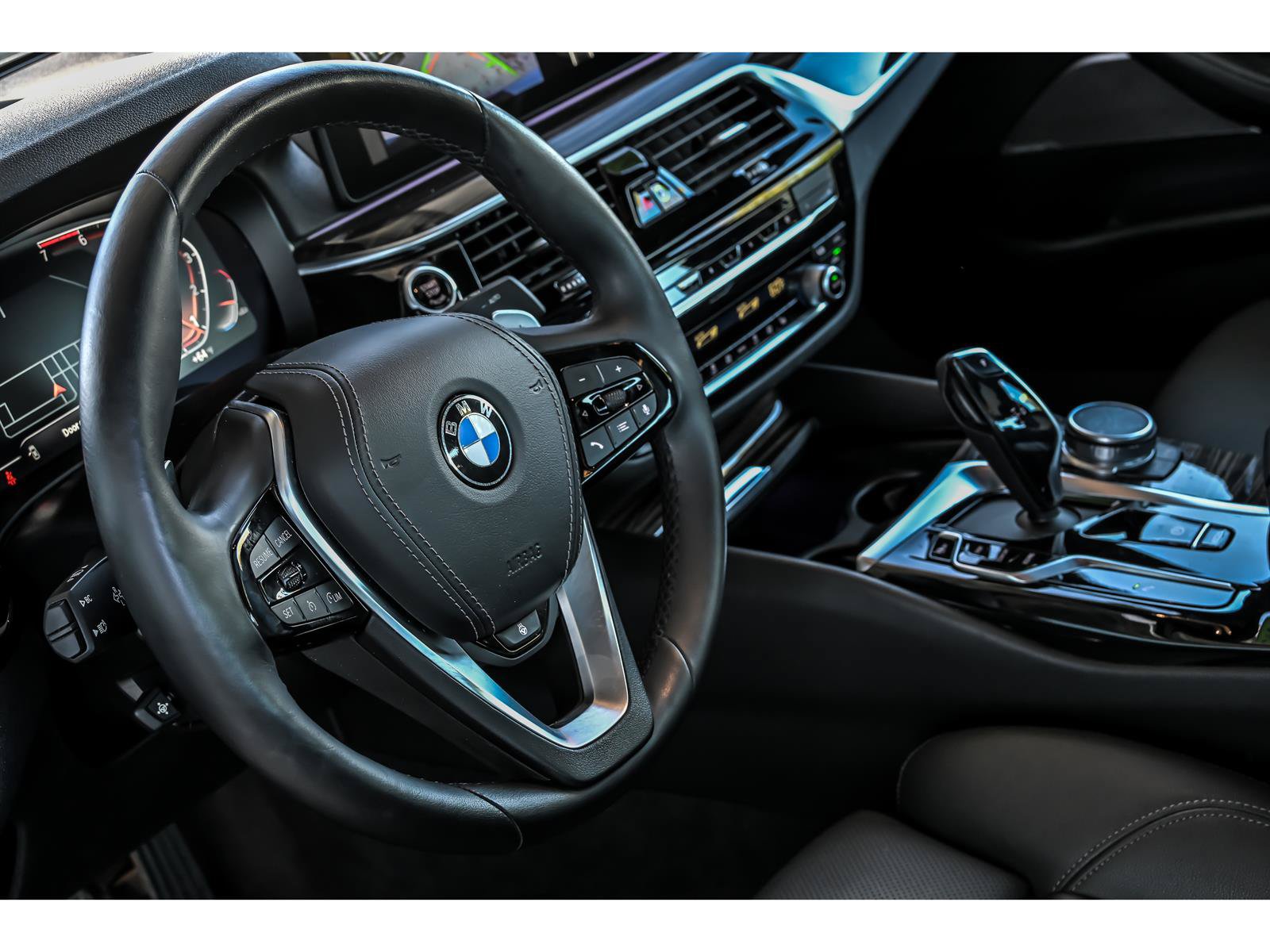 Used 2022 BMW 530i xDrive w/ Premium Package AWD/4WD image 15