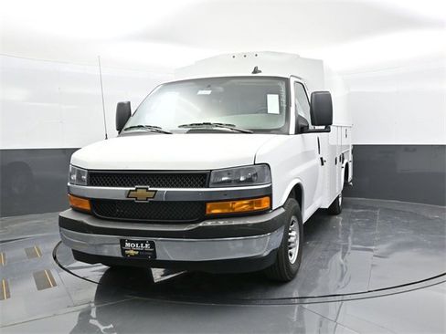 New 2025 Chevrolet Express 3500 w/ Power Convenience Package image 2