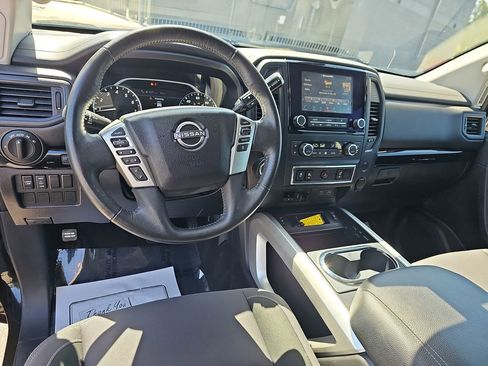 Used 2024 Nissan Titan SV w/ SV Convenience Package RWD image 19