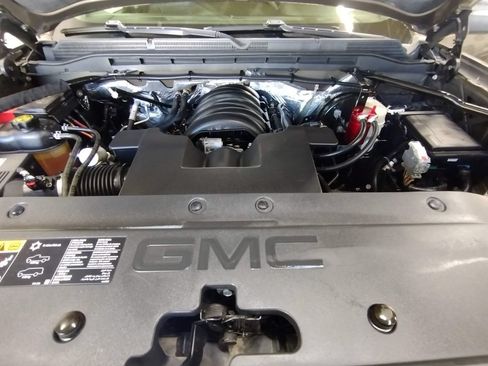 Used 2014 GMC Sierra 1500 SLT w/ Driver Alert Package AWD/4WD image 10