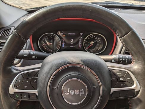 Used 2018 Jeep Compass Trailhawk w/ Leather Interior Group AWD/4WD image 19