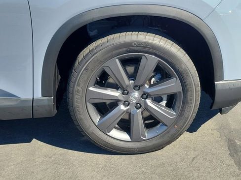 Certified 2025 Honda Pilot Sport image 5