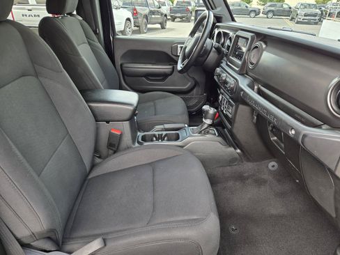 Used 2021 Jeep Wrangler Sport AWD/4WD image 28