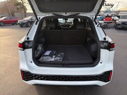 New 2026 Volkswagen Tiguan SE R-Line image 22