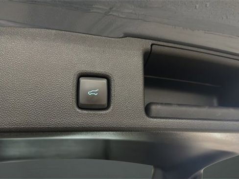 Used 2024 Ford Escape Platinum image 27