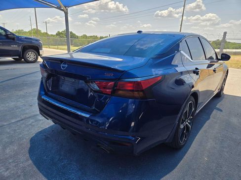 Used 2023 Nissan Altima 2.5 SR w/ SR Premium Package FWD image 4
