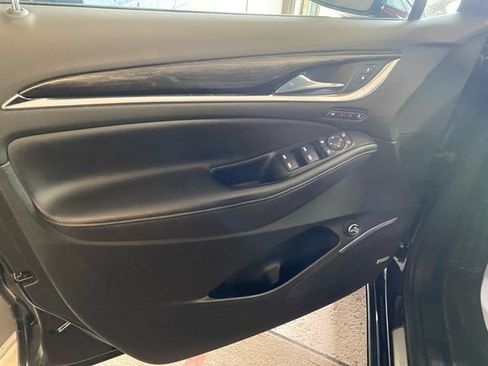 Used 2021 Buick Enclave Avenir w/ Avenir Technology Package AWD/4WD image 11