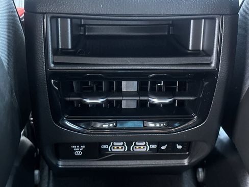 Certified 2022 Jeep Grand Cherokee Overland w/ MOPAR Finishing Package AWD/4WD image 15