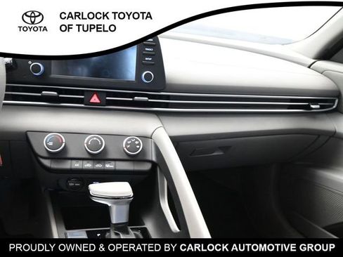 Used 2024 Hyundai Elantra SE image 22