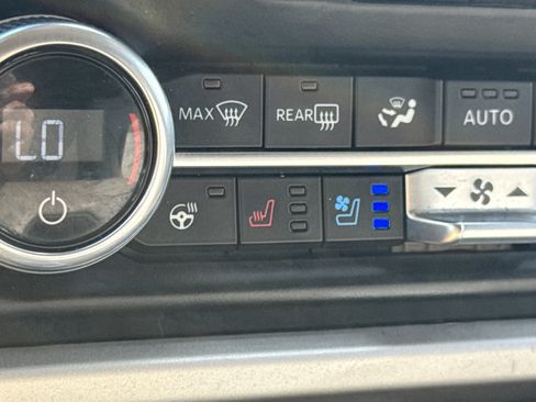 Used 2024 Ford Expedition Limited RWD image 22