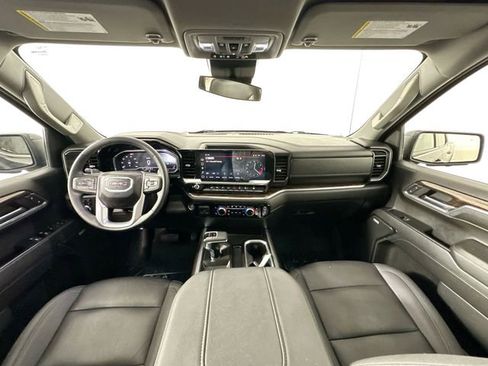 Used 2024 GMC Sierra 1500 Elevation w/ Elevation Premium Package AWD/4WD image 3