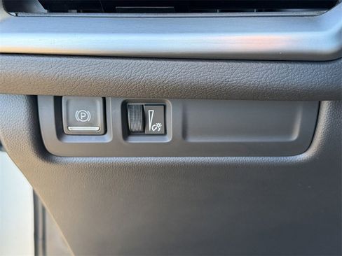 Used 2024 Cadillac XT4 Premium Luxury image 10