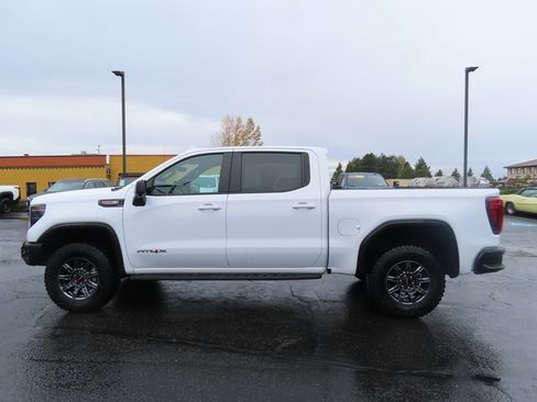 Used 2024 GMC Sierra 1500 AT4X image 4