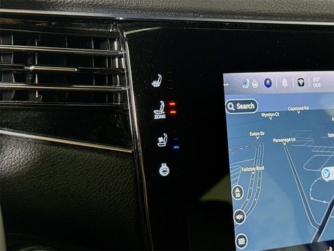 Used 2024 Jeep Wagoneer L Series II w/ Flexible Seating Group image 8