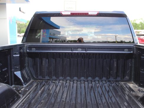 Used 2024 Chevrolet Silverado 1500 LT w/ Z71 Off-Road Package AWD/4WD image 15