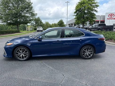 Used 2023 Toyota Camry XLE w/ Navigation Package FWD image 3