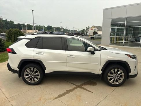 Used 2024 Toyota RAV4 XLE Premium FWD image 8