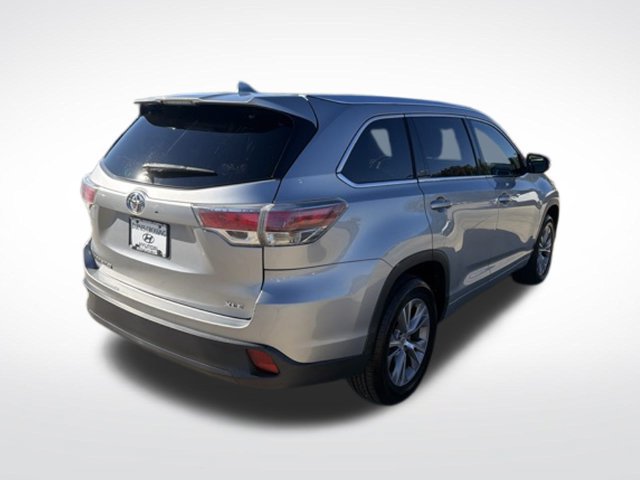 Used 2014 Toyota Highlander XLE FWD image 3