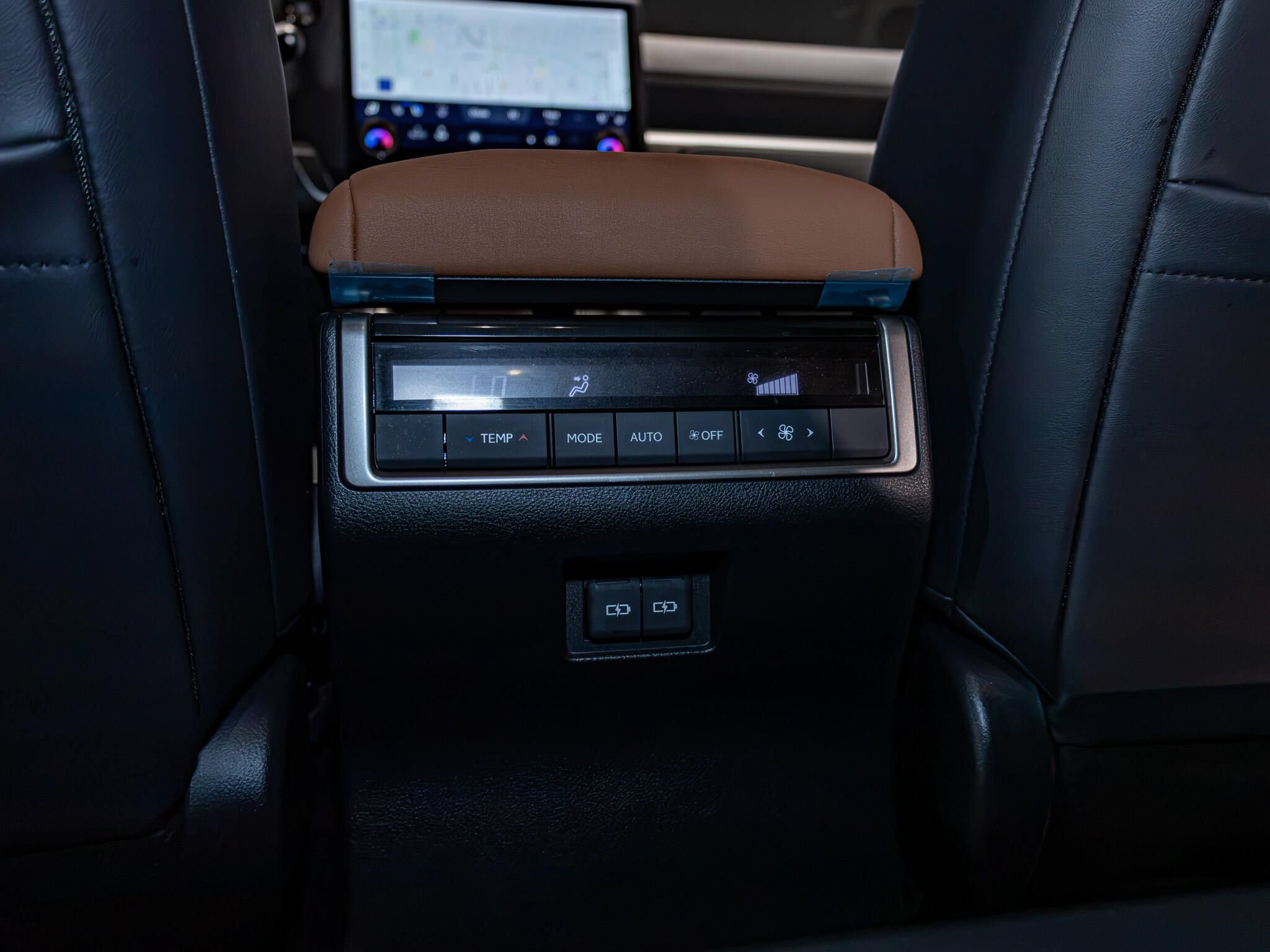 Used 2025 Lexus GX 550 w/ Accessory Package (2T) AWD/4WD image 25