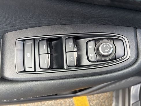 Used 2024 Subaru Outback Premium image 10