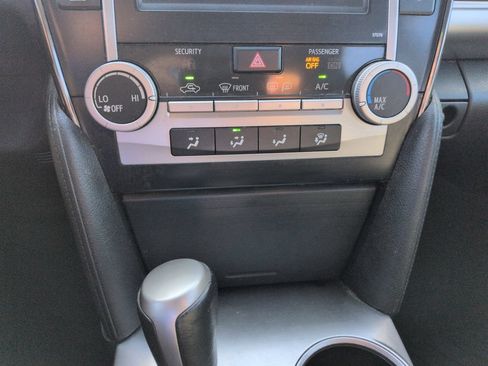 Used 2013 Toyota Camry SE FWD image 19