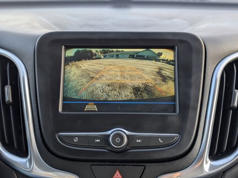 Used 2019 Chevrolet Equinox LT image 3