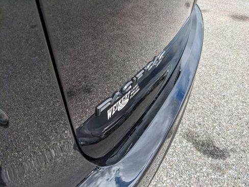 Used 2025 Chrysler Pacifica Limited image 12