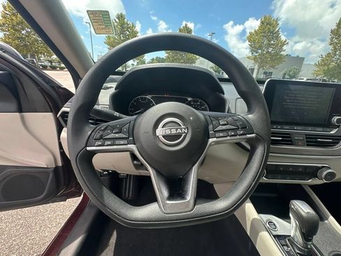 Certified 2025 Nissan Altima 2.5 SV FWD image 16