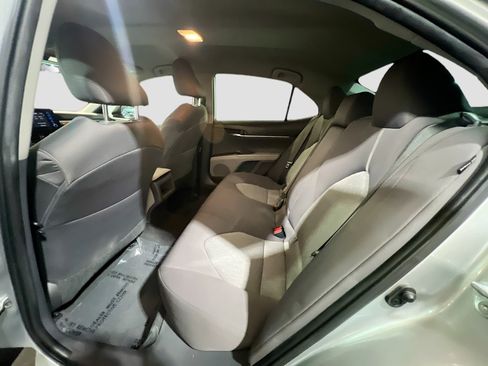 Used 2021 Toyota Camry LE w/ Carpet Mat Package (TMS) FWD image 16