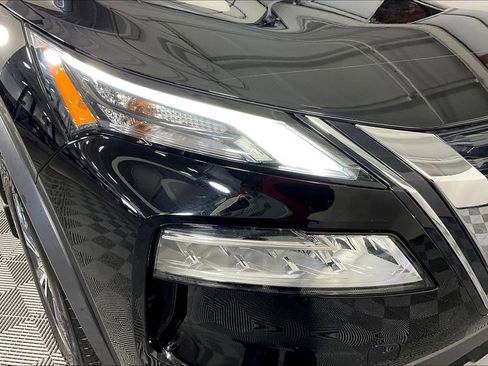 Used 2023 Nissan Rogue SV image 39