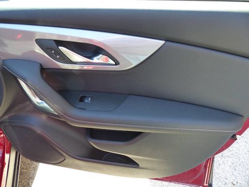 Used 2025 Chevrolet Blazer LT FWD image 28