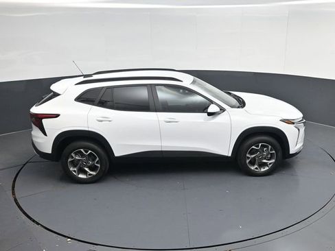 Used 2025 Chevrolet Trax LT image 39