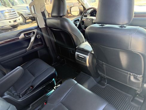 Used 2017 Lexus GX 460 Luxury image 19