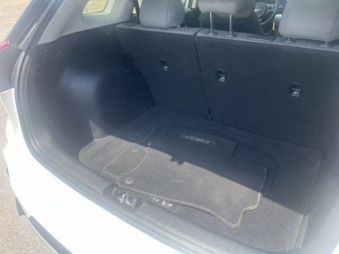 Used 2022 Kia Niro LX image 26